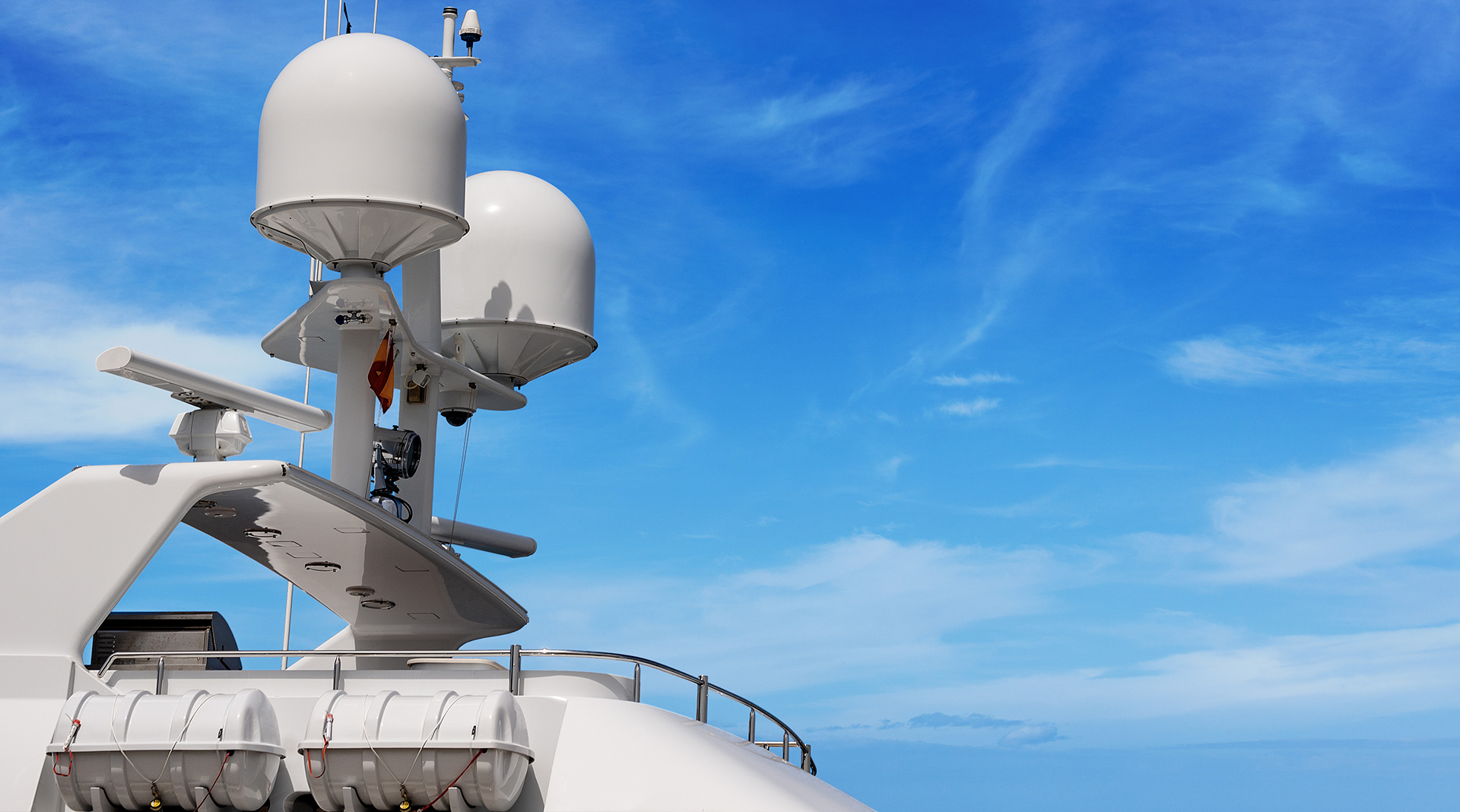 Custom FRP Radomes | Magaan, hindi tinatablan ng panahon, RF-transparent na mga solusyon