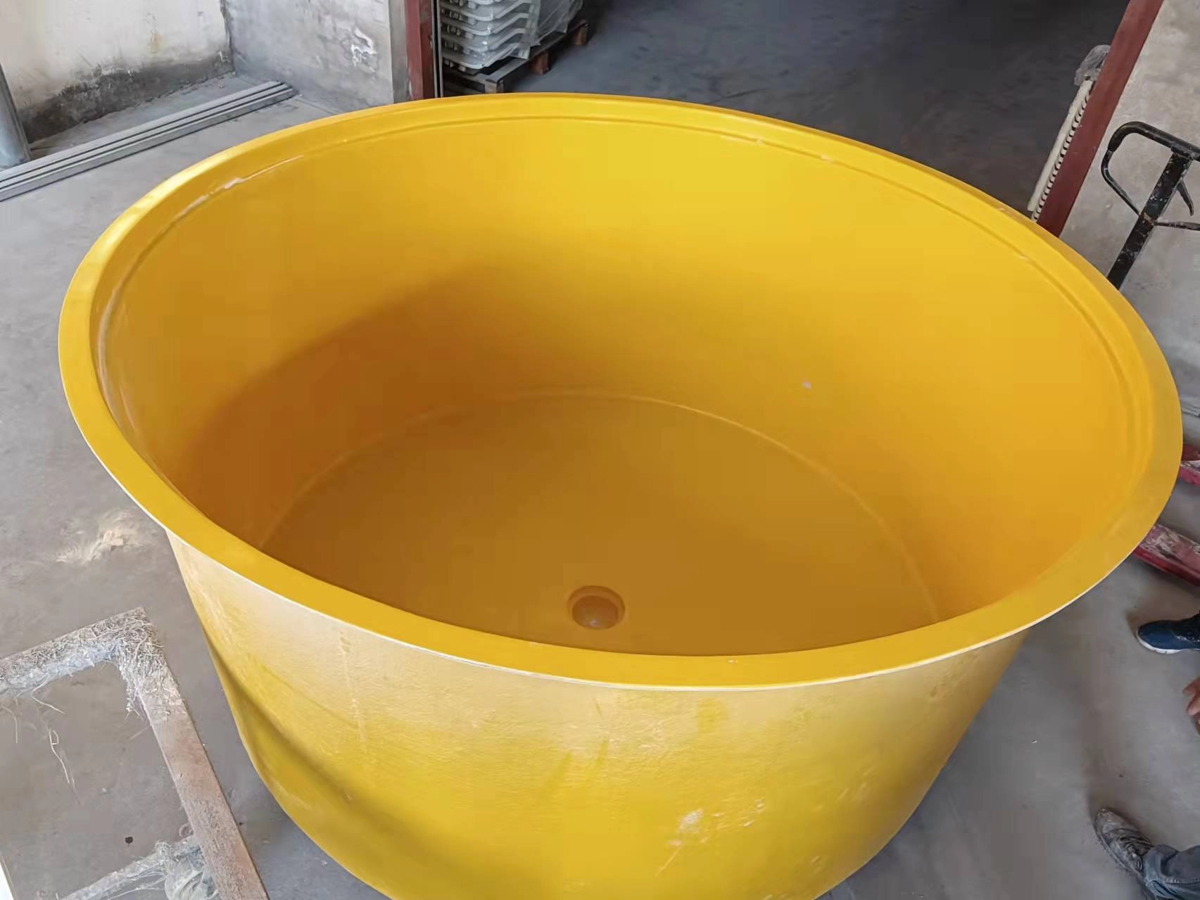 Fiberglass Fish Tank1